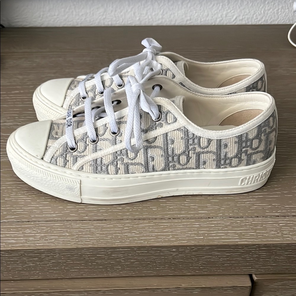 Walk'n'Dior Sneaker size 8
